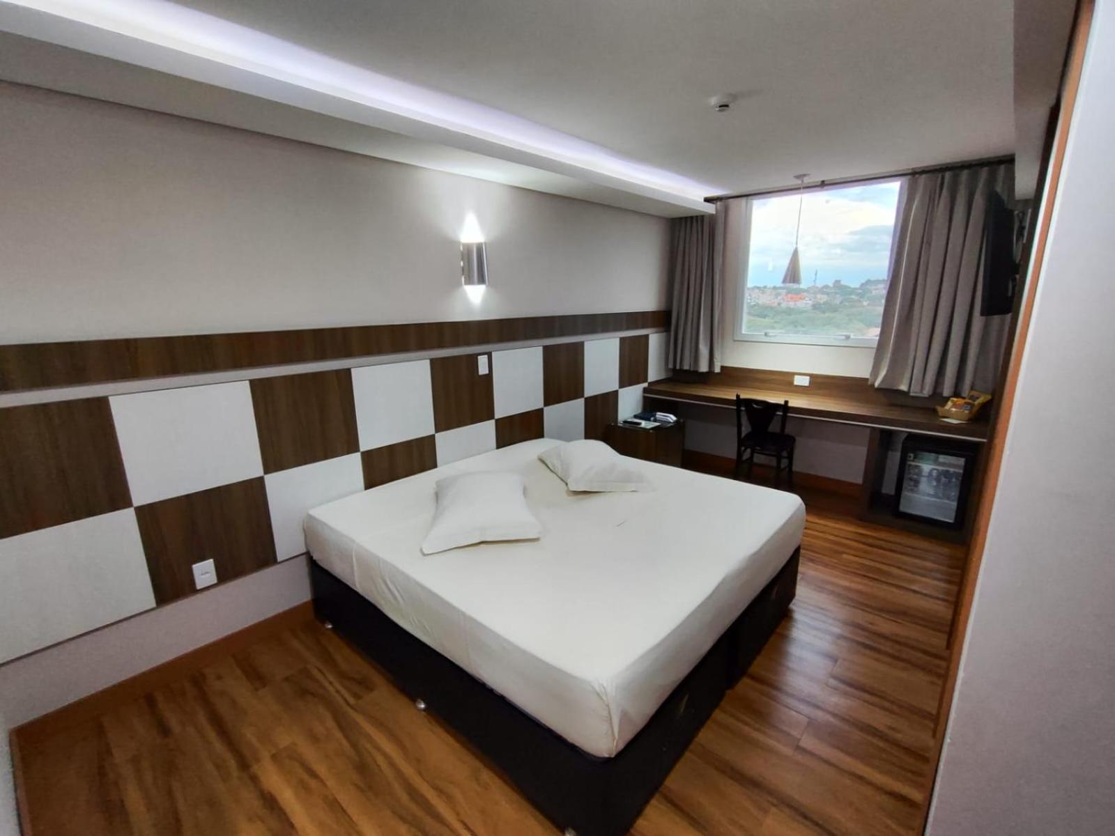 Hotel Maestro Executive Toledo Eksteriør bilde